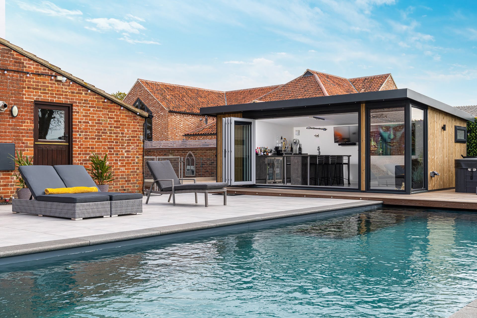 poolside garden bars